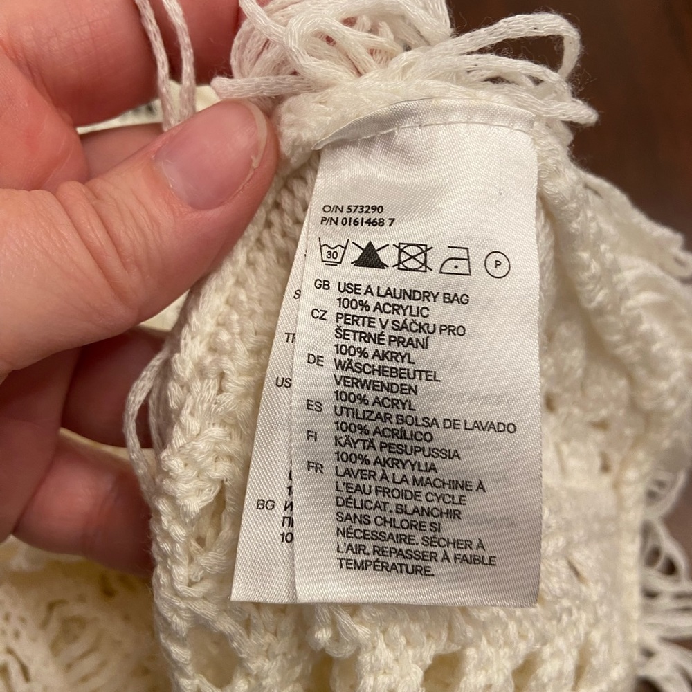 H&M Ivory Crochet Fringe Deep V-Neck Poncho Coverup Size Medium/Large - Picture 7 of 9